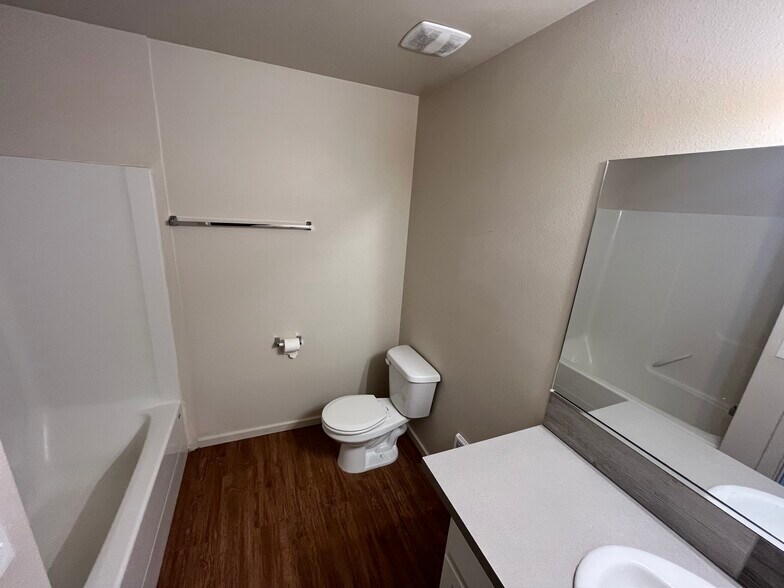 More Photos Of 308-318 W 3rd St, Cheney Apartments For Sale