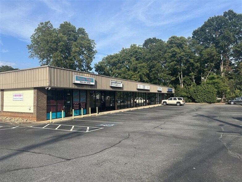 More Photos Of 707 S Lafayette St, Shelby Storefront For Sale