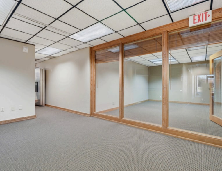 More Photos Of 305 SW Wyoming, Casper Office For Sale