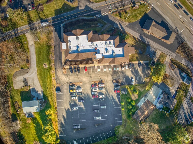 More Photos Of 100 Bradford Rd, Wexford Medical For Lease