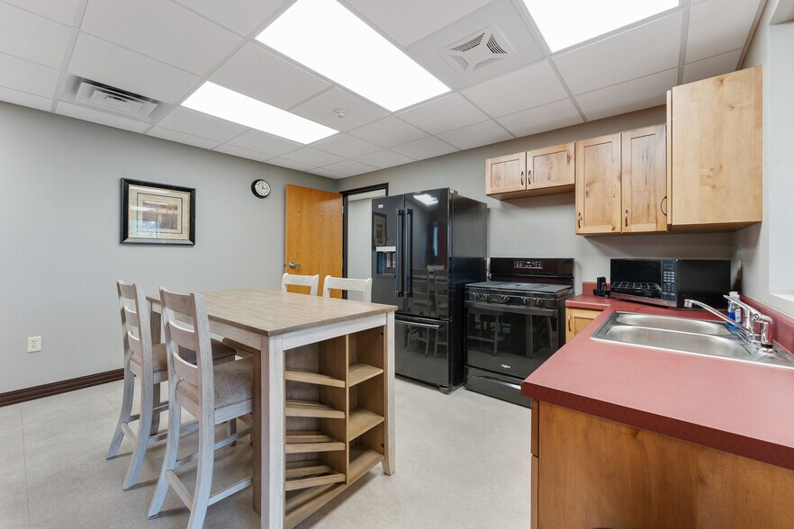 More Photos Of 605 Greenway Ct, Reedsburg Industrial For Sale