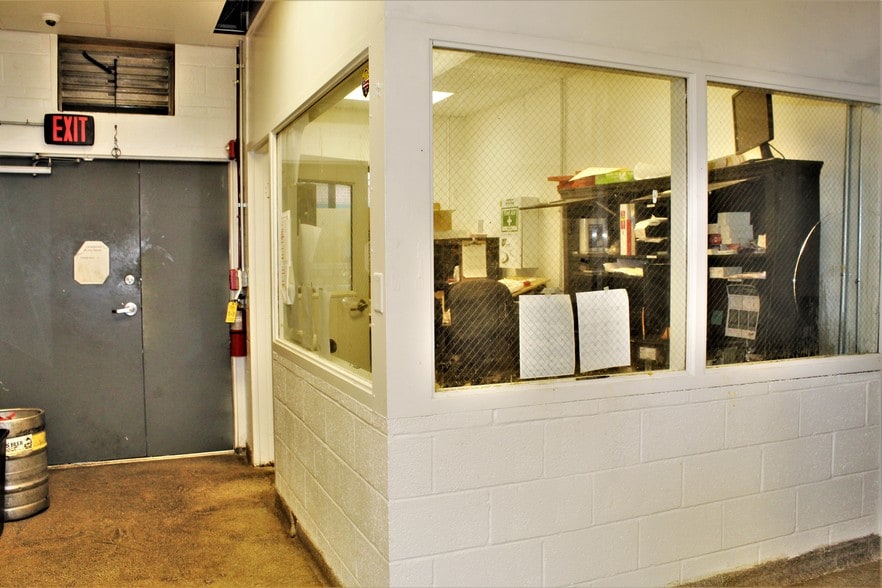 More Photos Of 204 S High St, Baltimore Restaurant For Lease