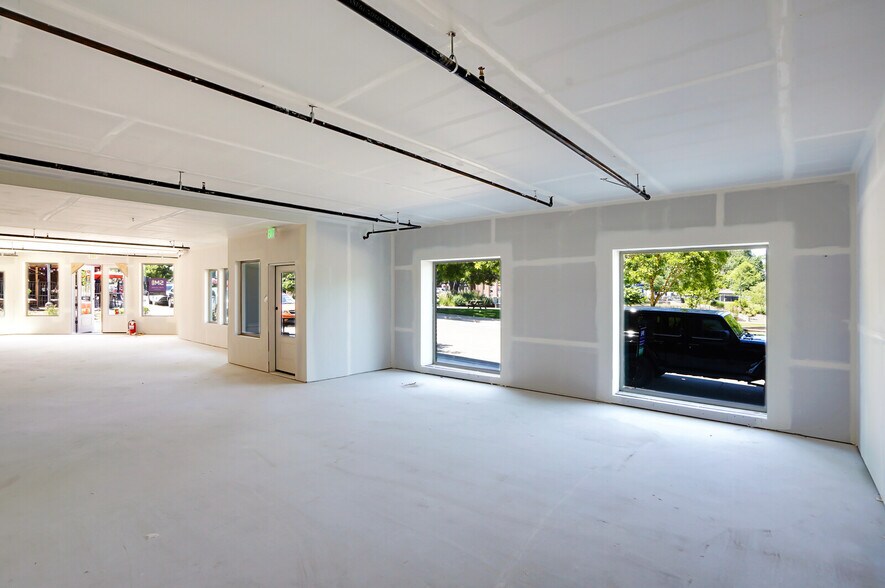 More Photos Of 107 C Street, Independence Apartments For Lease