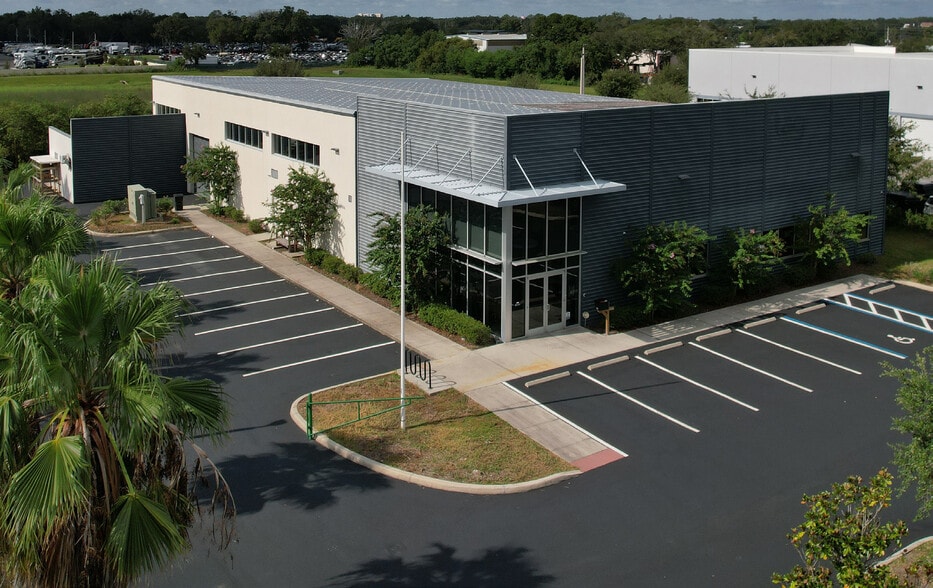 More Photos Of 660 Garden Commerce Pky, Winter Garden Warehouse For Sale