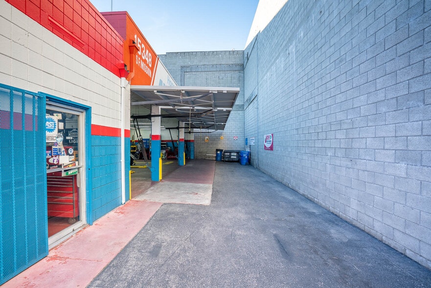 More Photos Of 15348 San Fernando Mission Blvd, Mission Hills Auto Repair For Sale