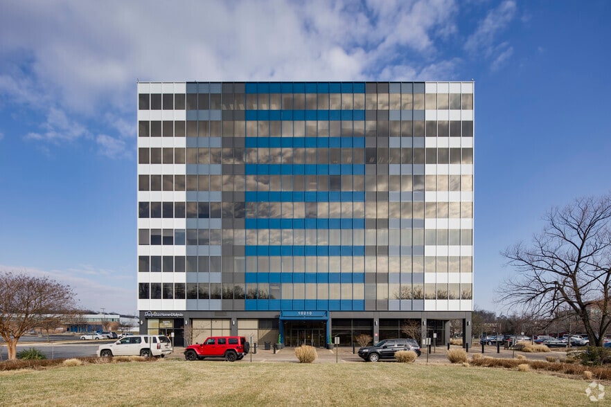 More Photos Of 10210 Greenbelt Rd, Lanham Office For Sale