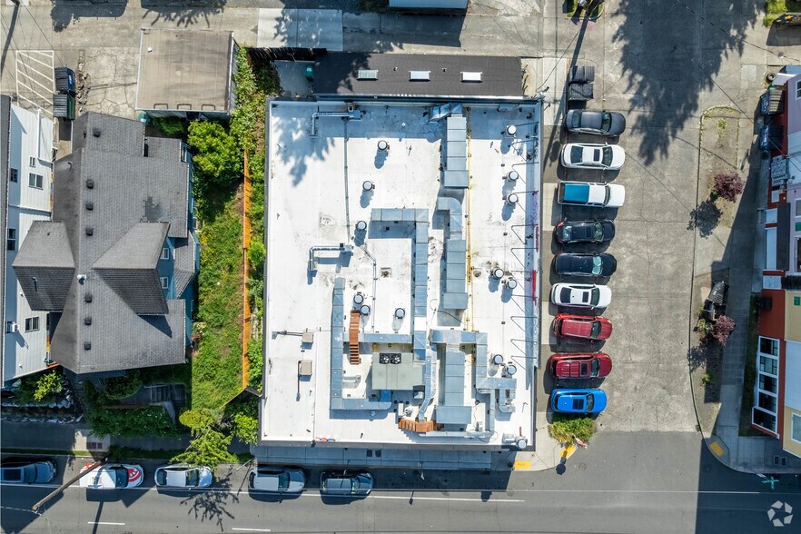 More Photos Of 5600 Roosevelt Way, Seattle Restaurant For Lease