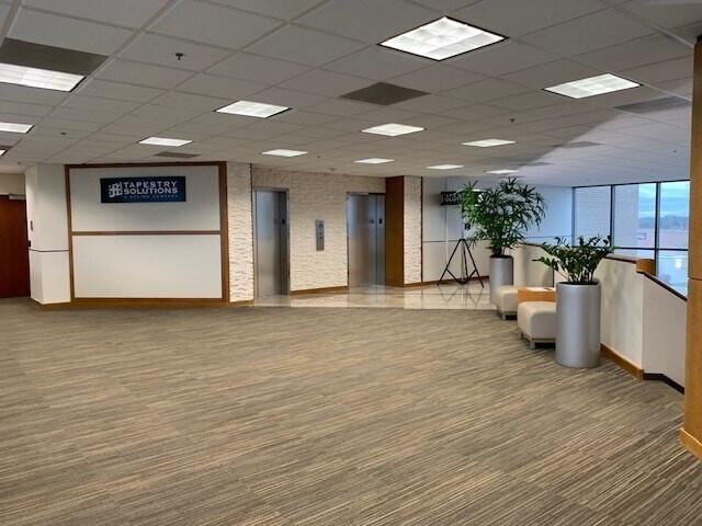 More Photos Of 12115 Lackland Rd, Maryland Heights Office For Lease