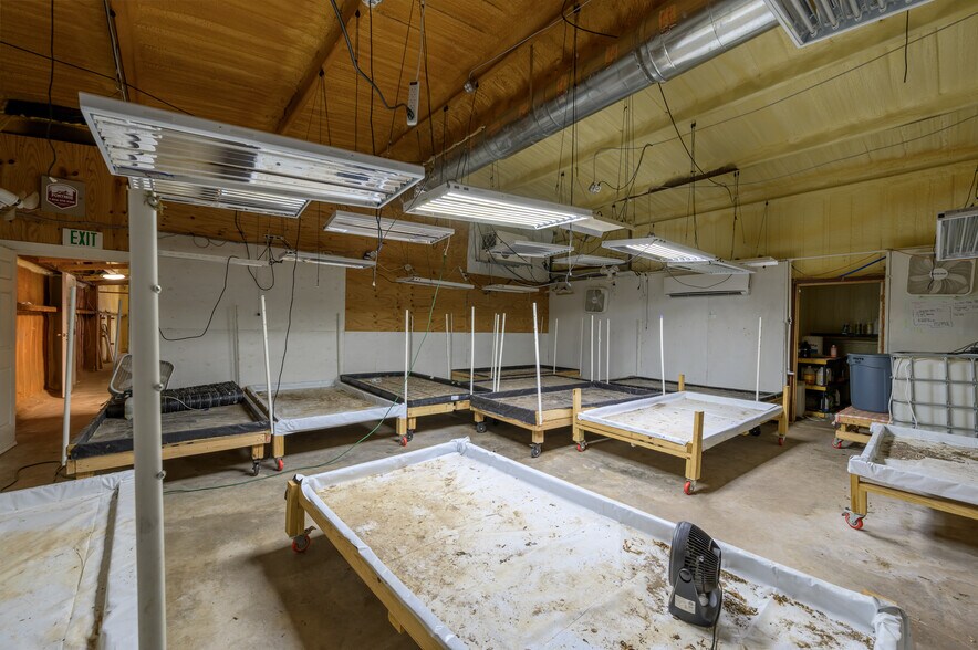 More Photos Of 3340 OK-91, Colbert Specialty For Lease