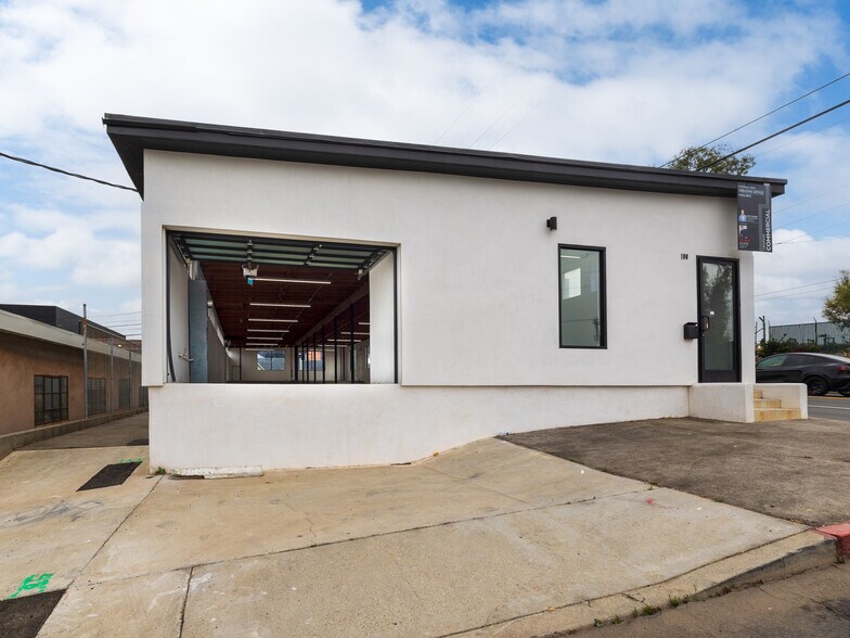 More Photos Of 805 E El Segundo Blvd, El Segundo Showroom For Sale