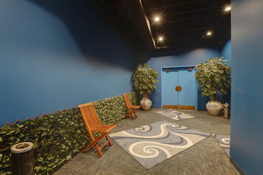 More Photos Of 900 Broadway St, Quincy Flex For Sale