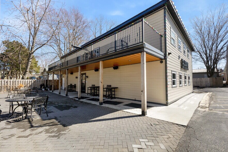 More Photos Of 316 N Main St, Columbia Storefront Retail Office For Sale