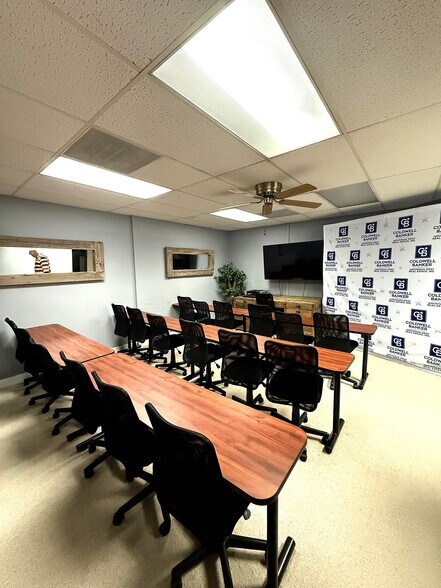 More Photos Of 235 Union St NE, Salem Office For Sale
