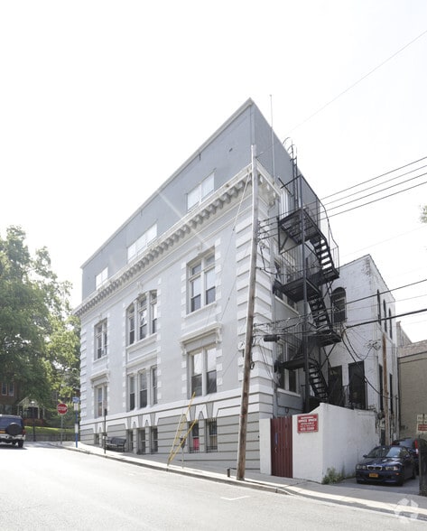 More Photos Of 27 N Broadway, Tarrytown Medical For Lease