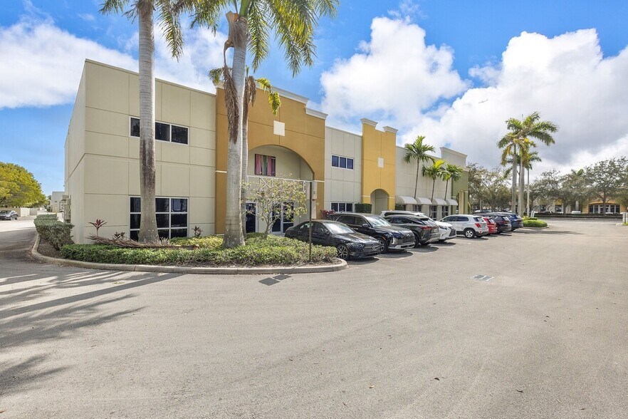 More Photos Of 11251 NW 20th St, Miami Showroom For Lease