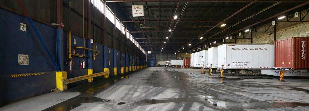 More Photos Of 2000 Rue Halpern, Montréal Distribution For Lease