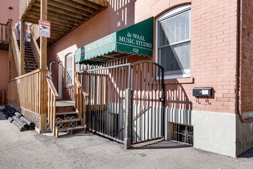 More Photos Of 606 Meredith Rd NE, Calgary General Retail For Sale