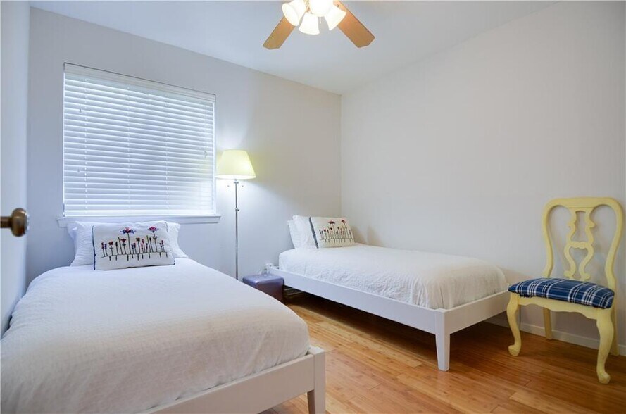 More Photos Of 708-800 S 1st St, Austin Multifamily For Sale