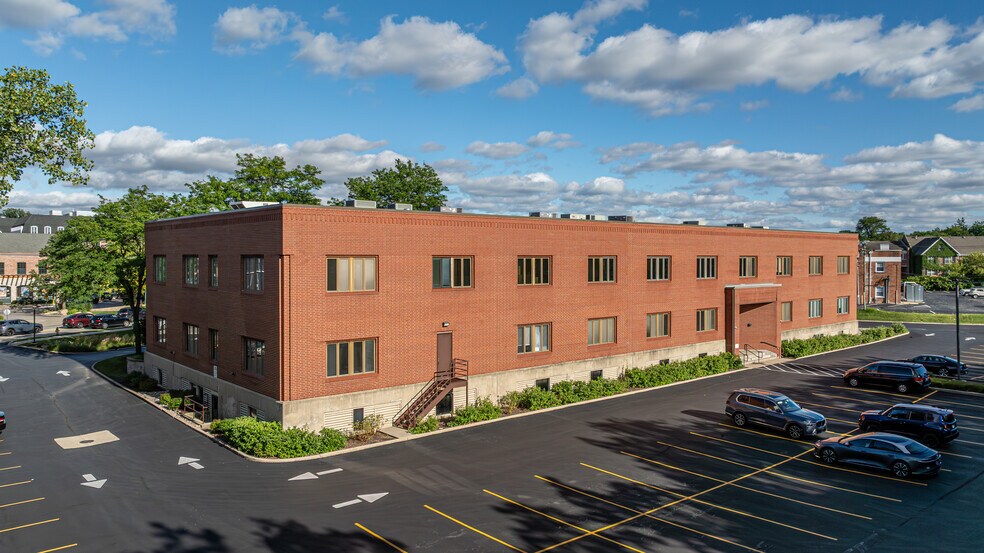 More Photos Of 950 N York Rd, Hinsdale Medical For Sale