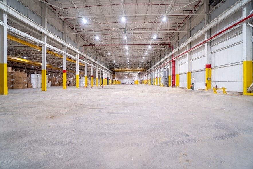 More Photos Of 1101 N Center Rd, Flint Manufacturing For Lease