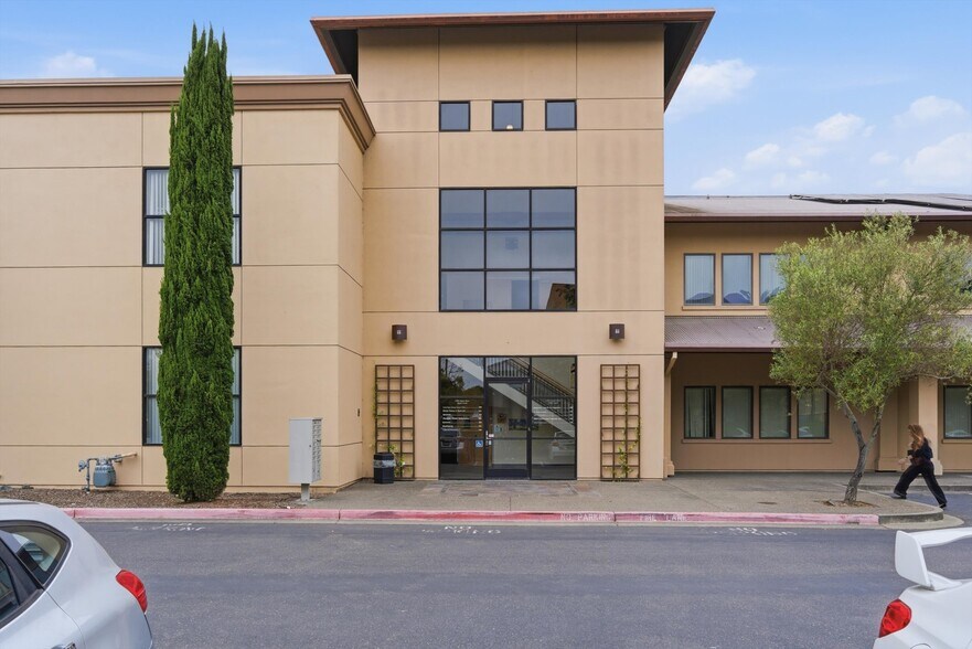 More Photos Of 1550 Airport Blvd, Santa Rosa Office For Lease