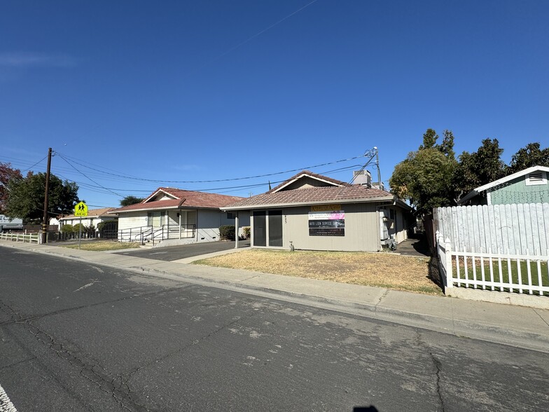 Primary Photo Of 425 E Center St, Manteca Office Residential For Sale