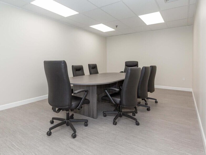 More Photos Of 449 Silas Deane Hwy, Wethersfield Medical For Lease