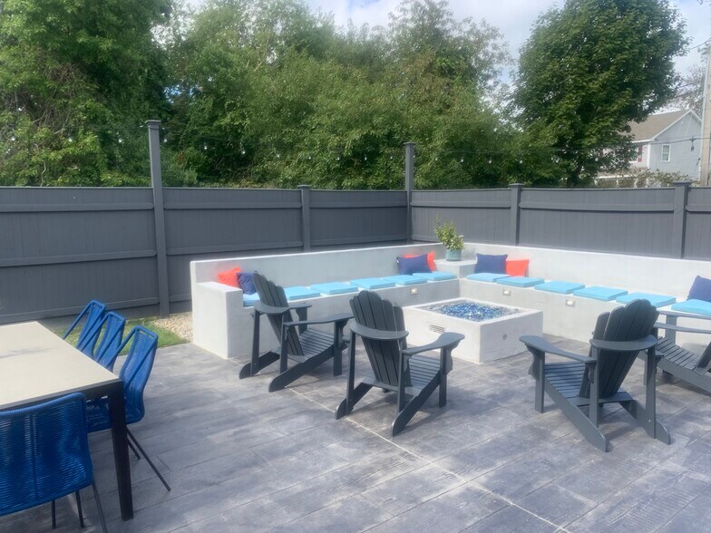 More Photos Of 156 Teaticket Hwy, Falmouth Freestanding For Sale