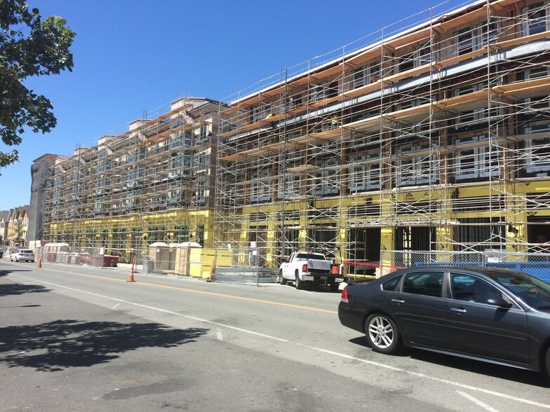 More Photos Of 1375-1411 Sycamore Ave, Hercules Unknown For Lease
