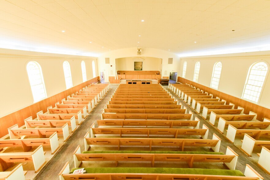 More Photos Of 3901 Raeford Rd, Fayetteville Religious Facility For Lease