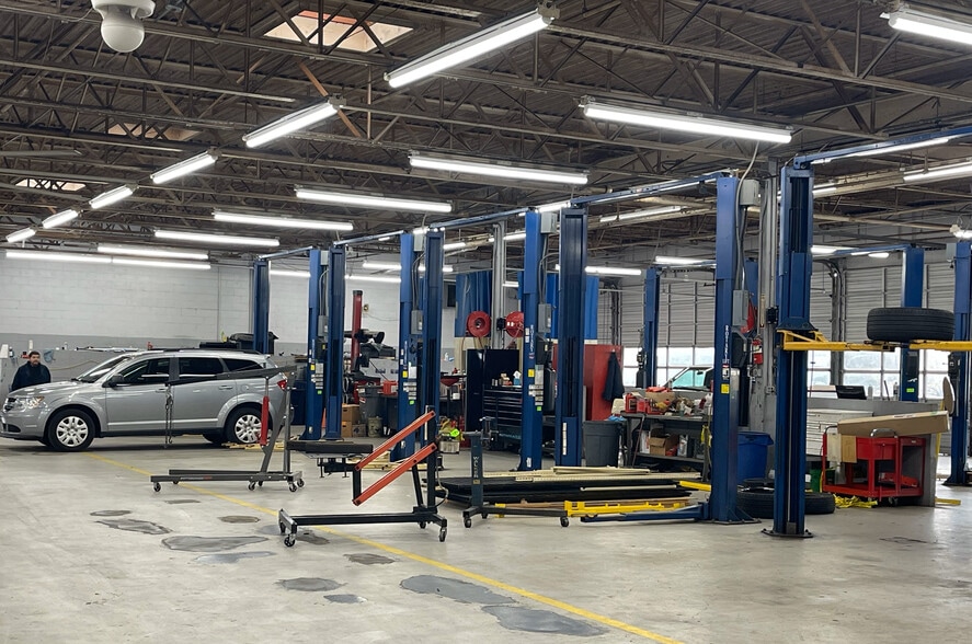 More Photos Of 7591 Annapolis Rd, Landover Hills Auto Dealership For Sale