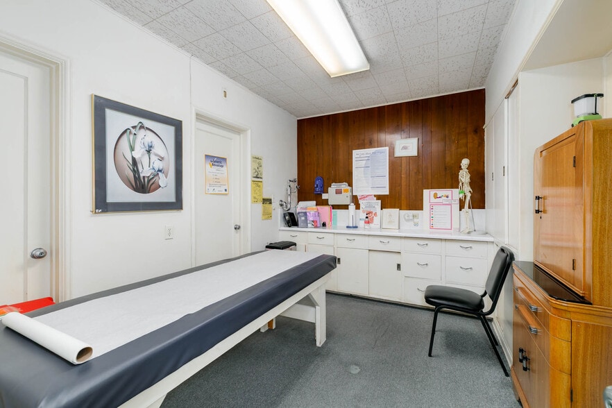 More Photos Of 95 W Sierra Madre Blvd, Sierra Madre Medical For Sale
