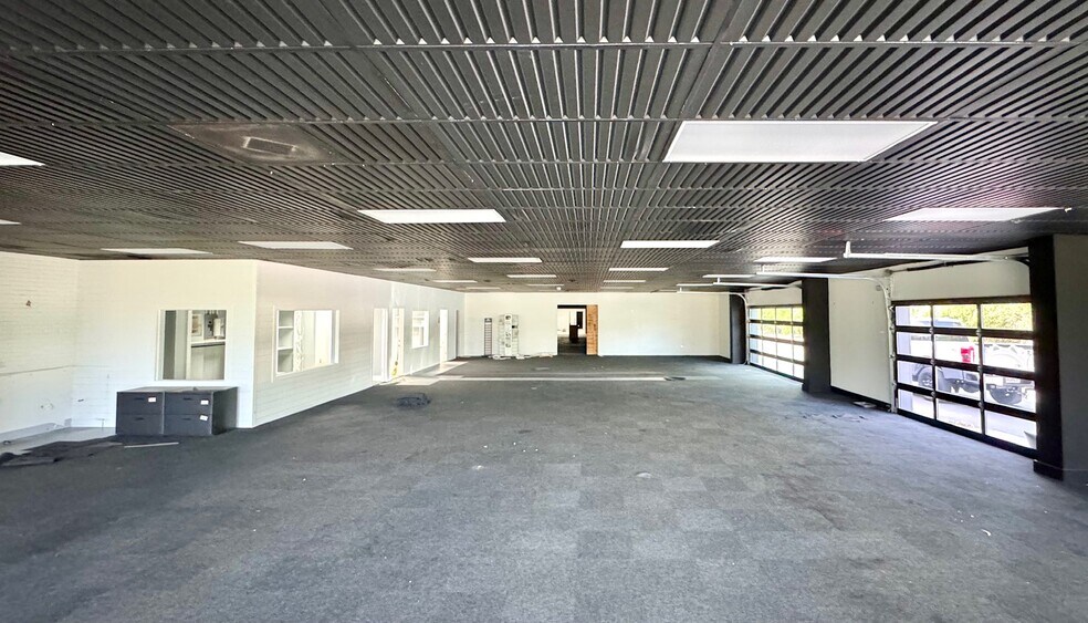 More Photos Of 11330 Tamiami Trl E, Naples Freestanding For Lease