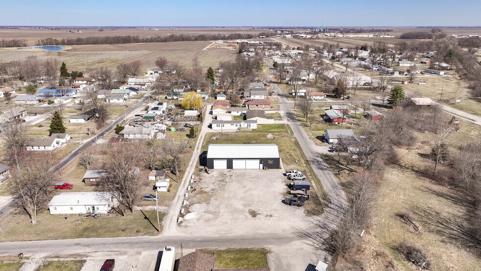 More Photos Of 200 Mounts st, Carlinville Industrial For Sale