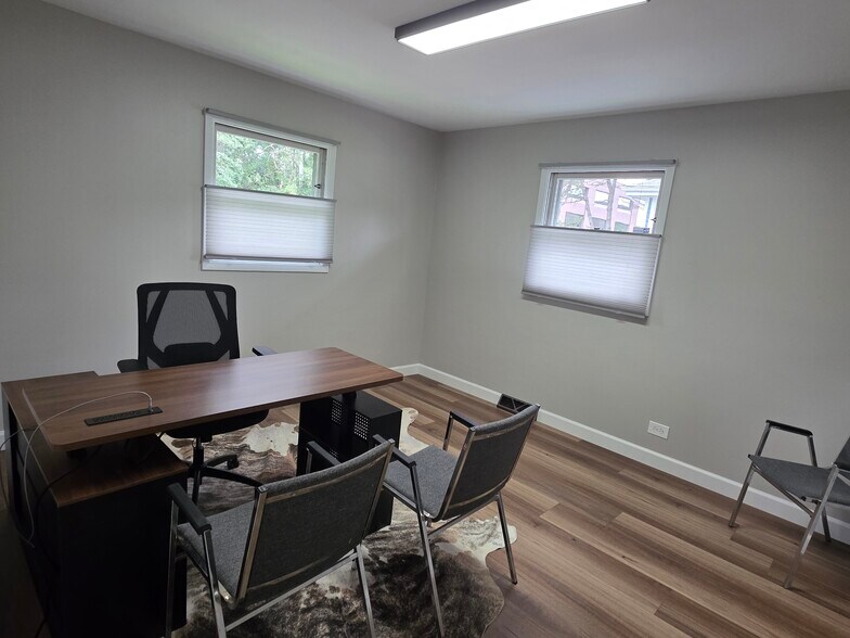 More Photos Of 338 S County Farm Rd, Wheaton Medical For Lease