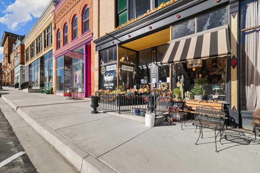 More Photos Of 301 Victor Ave, Victor Hotel For Sale