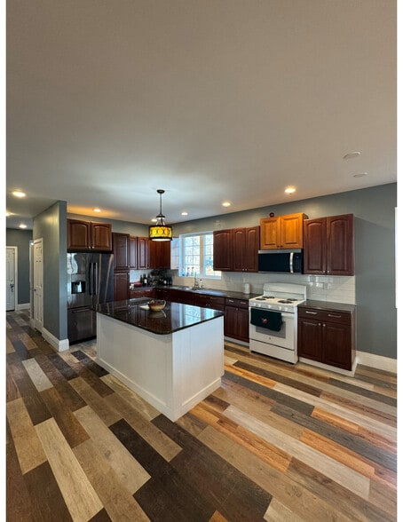 More Photos Of 3710 E Washington St, Indianapolis Apartments For Sale