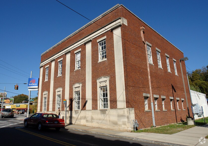 More Photos Of 514 Flat Shoals Ave, Atlanta Bank For Lease