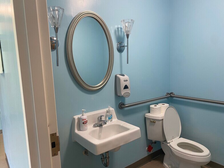 More Photos Of 1830 Town Center Dr, Reston Medical For Sale
