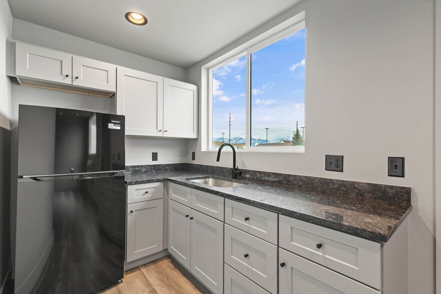 More Photos Of 202 Fletching Way, Belgrade Industrial For Sale