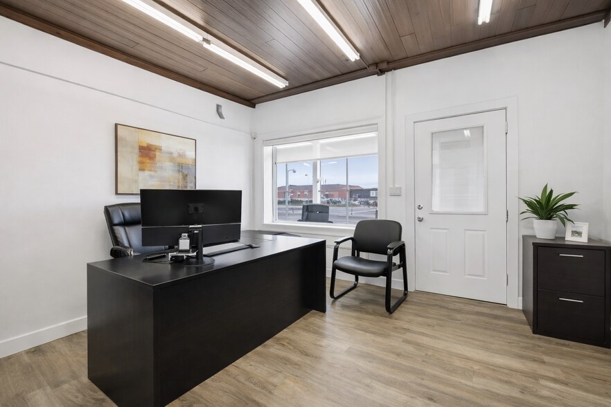 More Photos Of 15970 S Golden Rd, Golden Auto Dealership For Sale