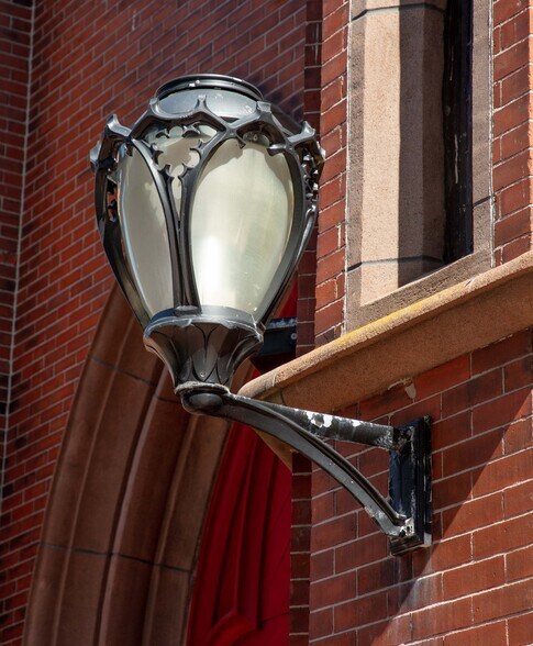 More Photos Of 15 Chestnut St, Portland Specialty For Sale