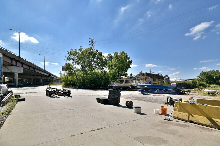 More Photos Of 5700 41st, Forest View Sports And Entertainment For Sale