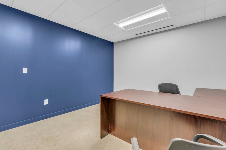 More Photos Of 10580 Barkley St, Overland Park Medical For Sale