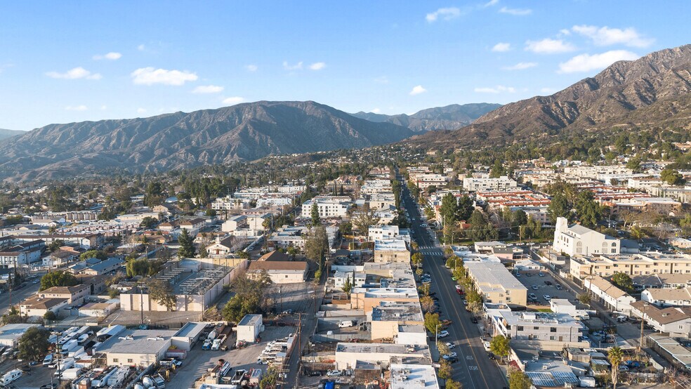 More Photos Of 9937 Commerce Ave, Tujunga Freestanding For Sale