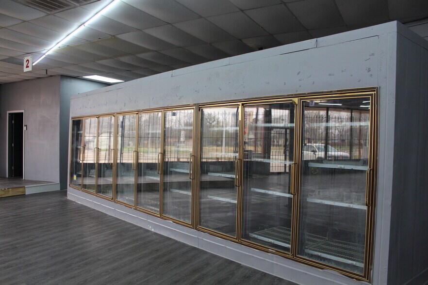 More Photos Of 4906 Harrisburg Blvd, Houston Storefront For Lease