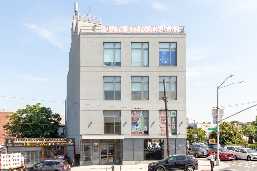 More Photos Of 136-21 Hillside Ave, Richmond Hill Medical For Lease