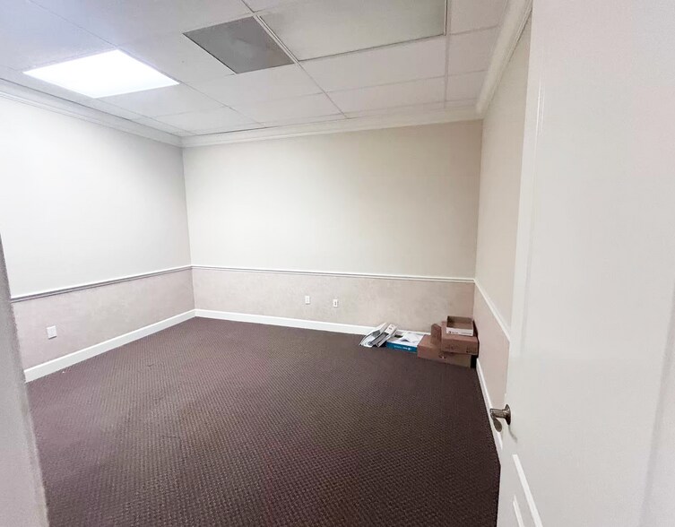 More Photos Of 660 Charlotte St, Punta Gorda Office For Lease