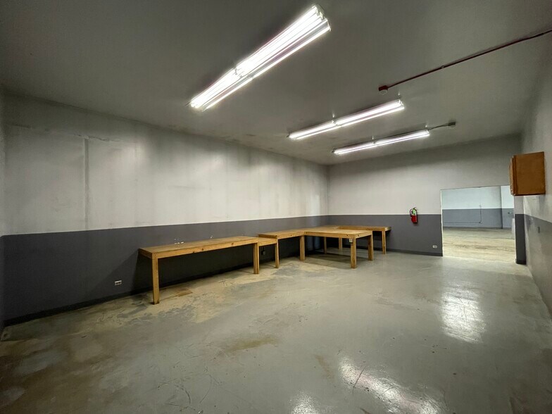 More Photos Of 419-423 Mannheim Rd, Bellwood Warehouse For Sale