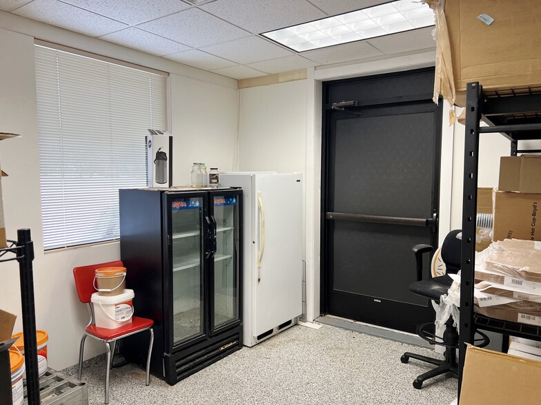 More Photos Of 221 4th St, Ironton Freestanding For Sale